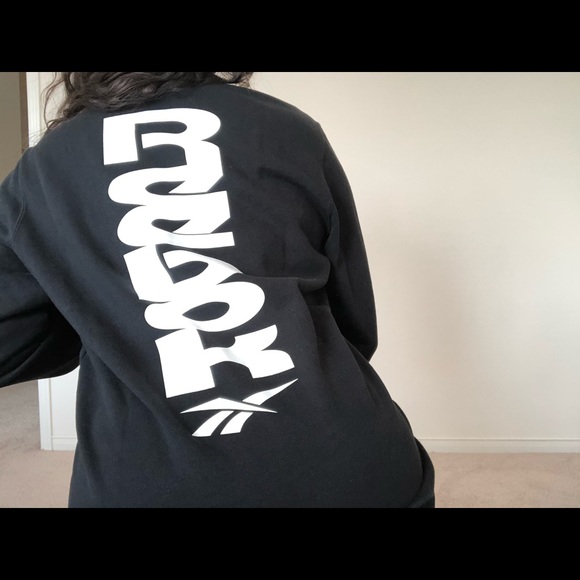 BLACK REEBOK CREW NECK SWEATER - Picture 4 of 4